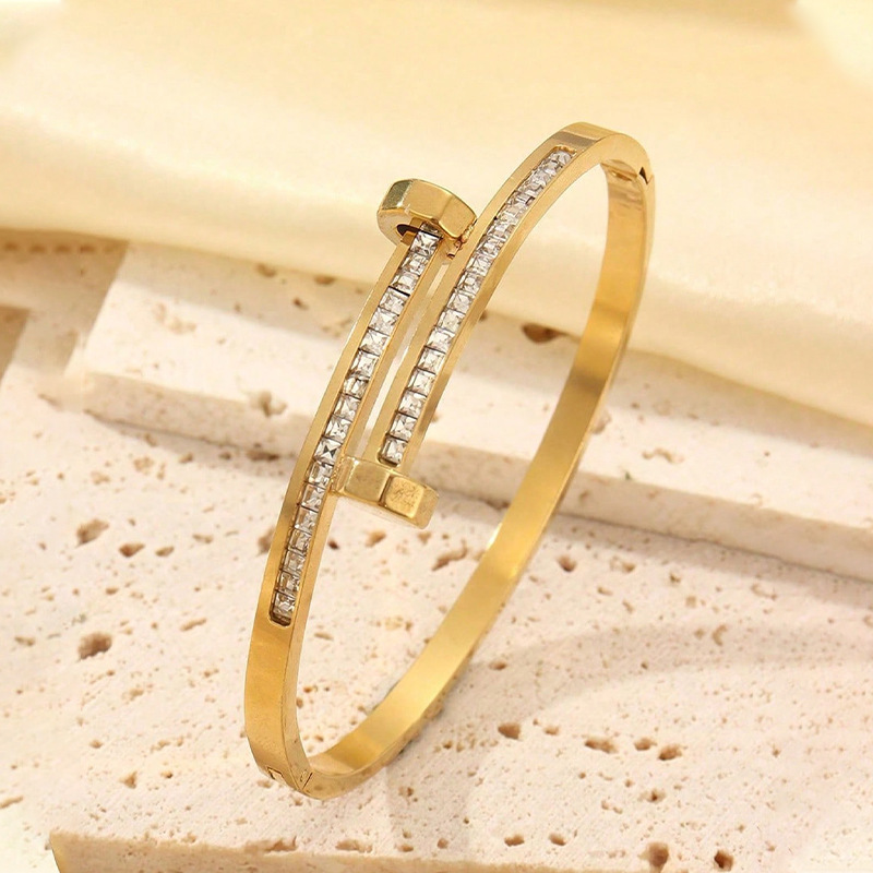 Nail Bangle