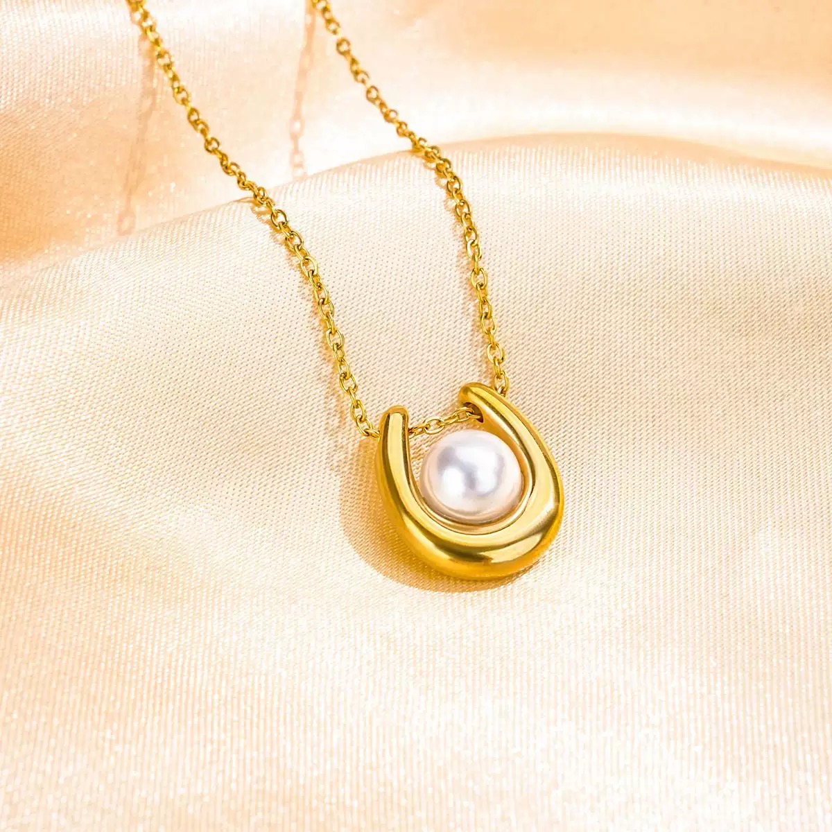 Curved Bar Necklace - Image 3